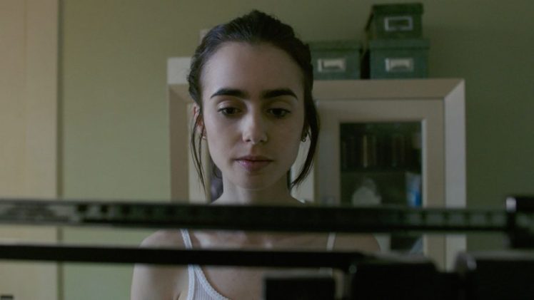 Lily-Collins-To-The-Bone-landscape-920x518