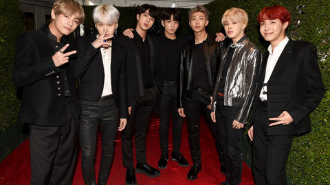 bts-2017-ama-awards-carpet-billboard-1548